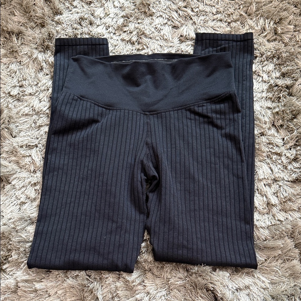 Good American Black Ribbed Leggings